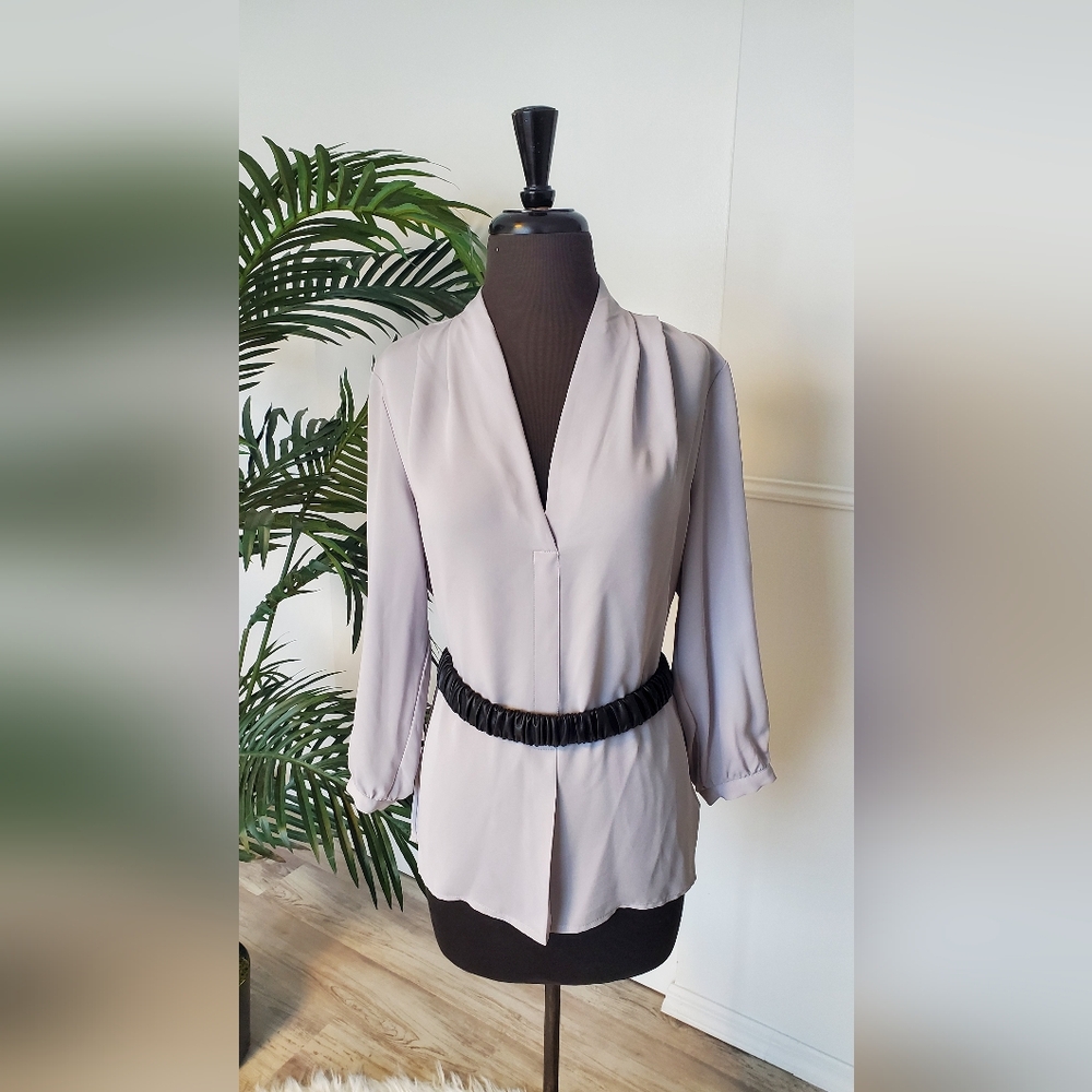 Last Price Drop! Laundry - Elegant Women's Blouse - Light Gray Sz M